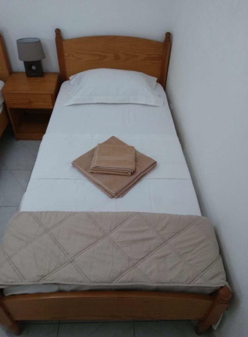 Welcome House Hotel Larnaca Esterno foto
