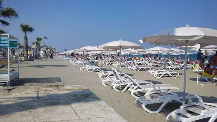 Welcome House Hotel Larnaca Esterno foto