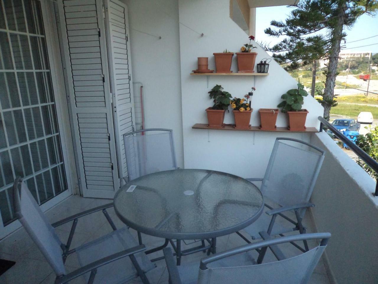 Welcome House Hotel Larnaca Esterno foto
