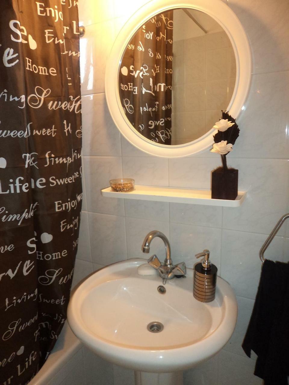 Welcome House Hotel Larnaca Esterno foto
